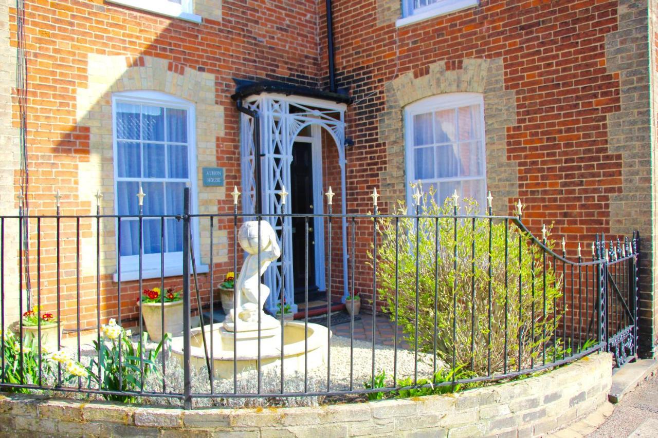 Вилла Seaside Luxury House On The Suffolk Coast Саксмундхэм Экстерьер фото
